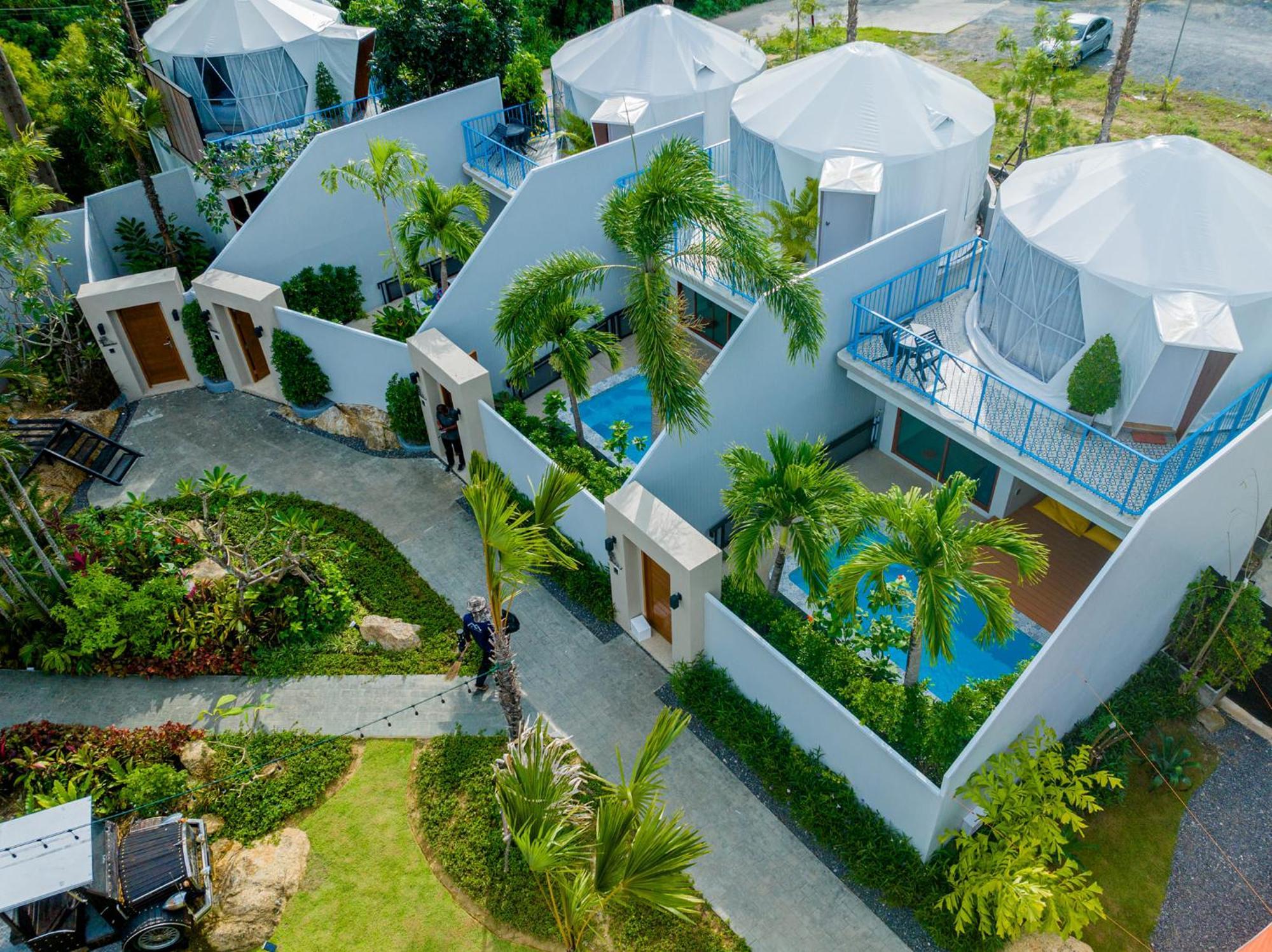 Le Resort And Villas Rawai Ngoại thất bức ảnh The resort's villas