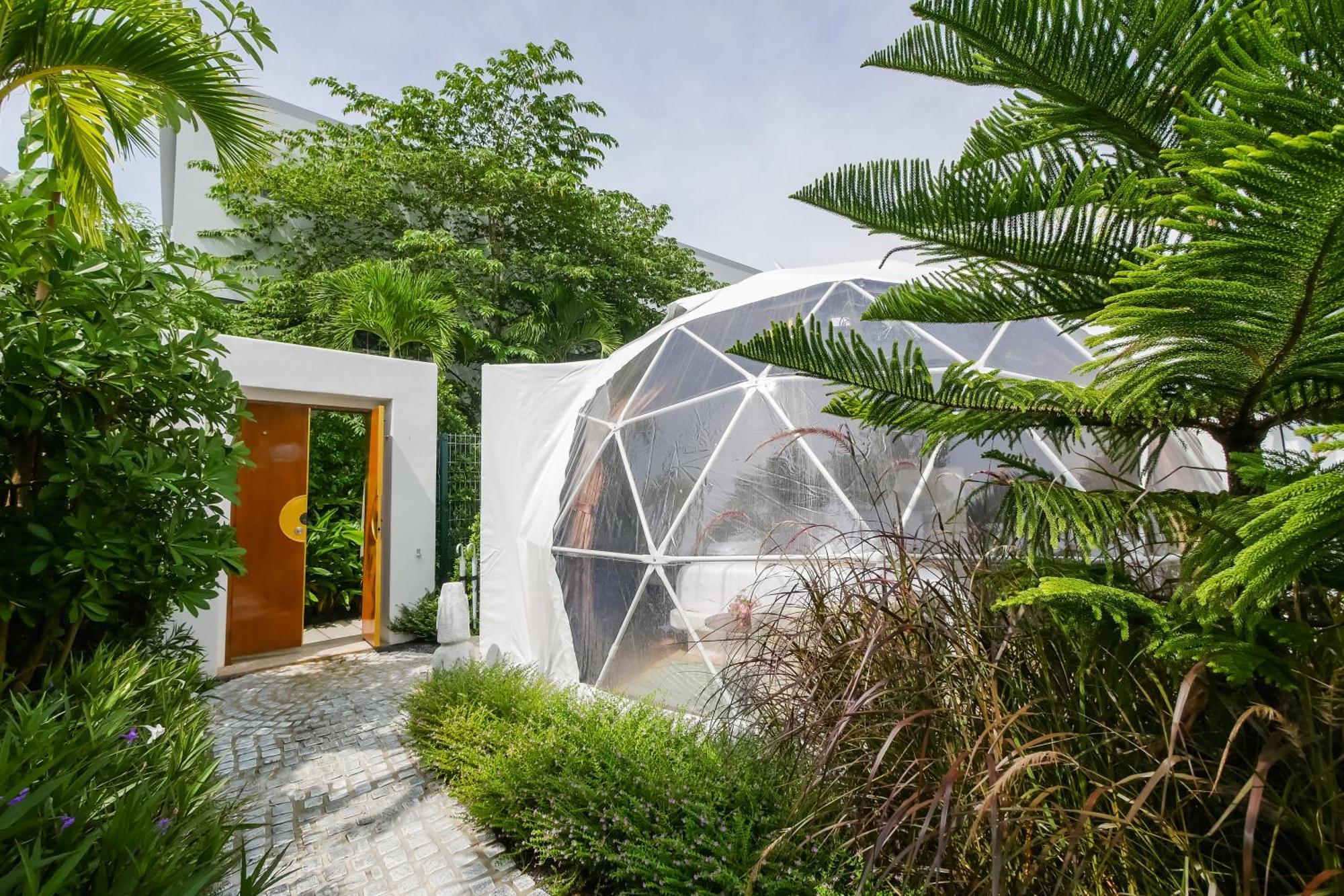 Le Resort And Villas Rawai Ngoại thất bức ảnh The 10m dome